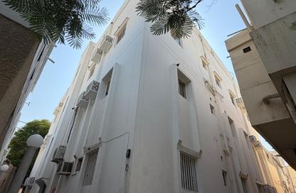 عمارة بالكامل - 7+ - 7+ للبيع في المحرق - المحرق