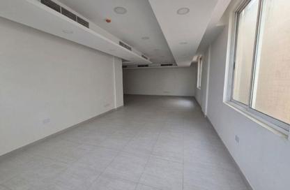 Office Space - 2 Bedrooms - 2 Bathrooms for rent in Shakhura - Northern Governorate