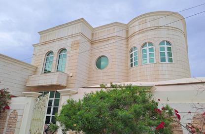 Villa - 5 Bedrooms - 4 Bathrooms for sale in Galali - Muharraq Governorate
