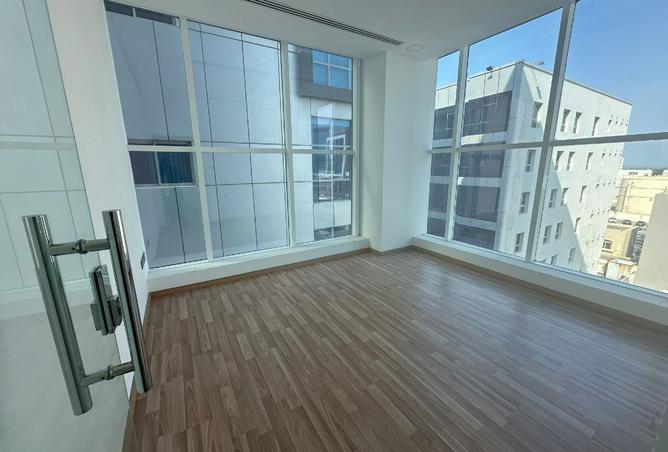 984301 - Property Image 2