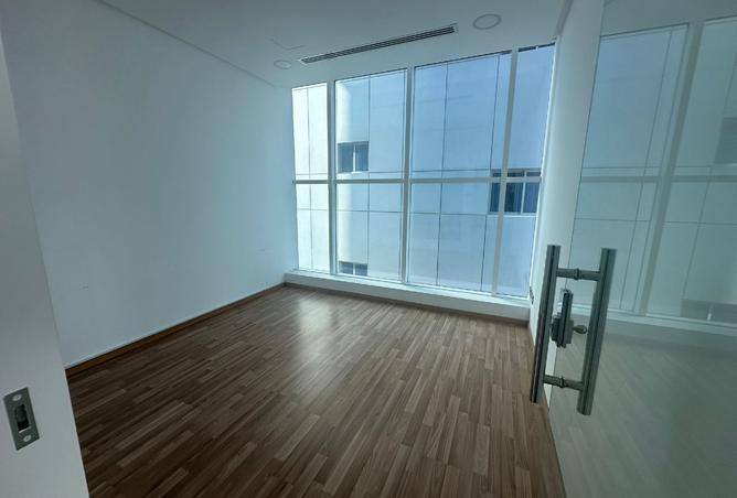 984301 - Property Image 3