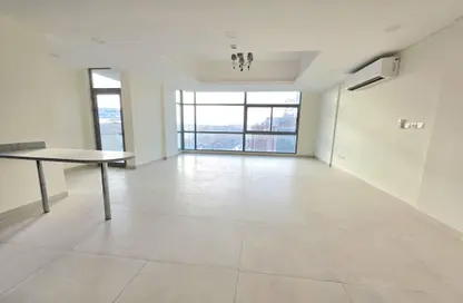 Apartment - 2 Bedrooms - 2 Bathrooms for rent in Exhibition Road - Hoora - Capital Governorate