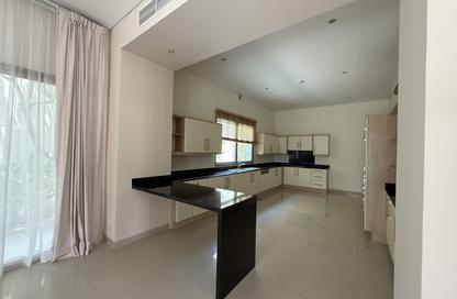Villa - 4 - 4 for rent in Saar - Northern Governorate