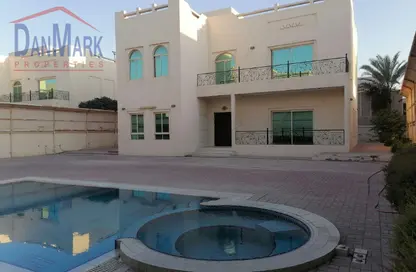 Villa - 5 Bedrooms - 6 Bathrooms for rent in Mahooz - Manama - Capital Governorate