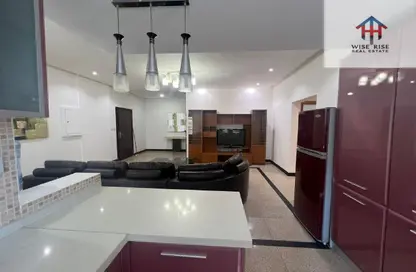 Apartment - 2 Bedrooms - 2 Bathrooms for rent in Busaiteen - Muharraq Governorate