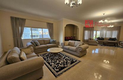 Apartment - 4 Bedrooms - 5 Bathrooms for rent in Mahooz - Manama - Capital Governorate
