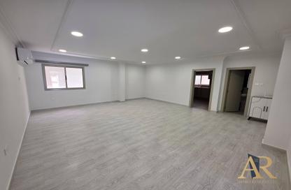 Villa - 4 Bedrooms - 5 Bathrooms for rent in Um Al Hasam - Manama - Capital Governorate