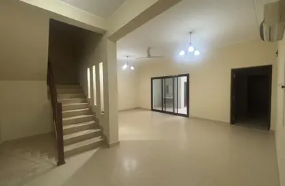 فيلا - 5 غرف نوم - 5 حمامات للايجار في جنوسان - المحافظة الشمالية
