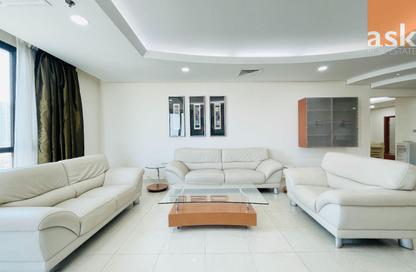Apartment - 4 Bedrooms - 3 Bathrooms for rent in Al Juffair - Capital Governorate