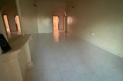 شقة - 3 غرف نوم - 2 حمامات للايجار في السيف - محافظة العاصمة