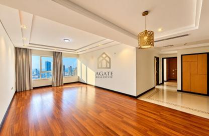 Apartment - 2 - 2 for rent in Sanabis - Manama - Capital Governorate Apartment - 2 - 2 for rent in Sanabis - Manama - Capital Governorate