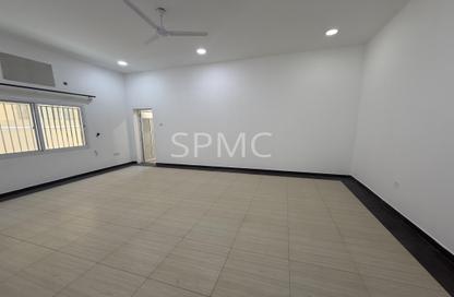 Apartment - 2 Bedrooms - 2 Bathrooms for rent in Tubli - Central Governorate
