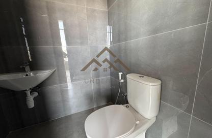 Office Space - Studio - 2 Bathrooms for rent in Janabiya - Northern Governorate