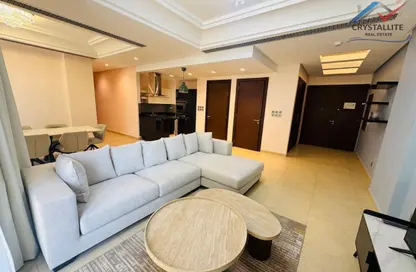 Apartment - 2 Bedrooms - 3 Bathrooms for rent in Reef Island - Capital Governorate