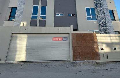 Villa - 5 Bedrooms - 6 Bathrooms for sale in Arad - Muharraq Governorate