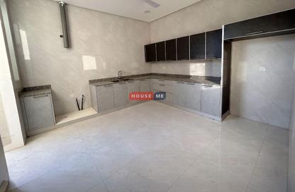 Villa - 5 Bedrooms - 6 Bathrooms for sale in Arad - Muharraq Governorate