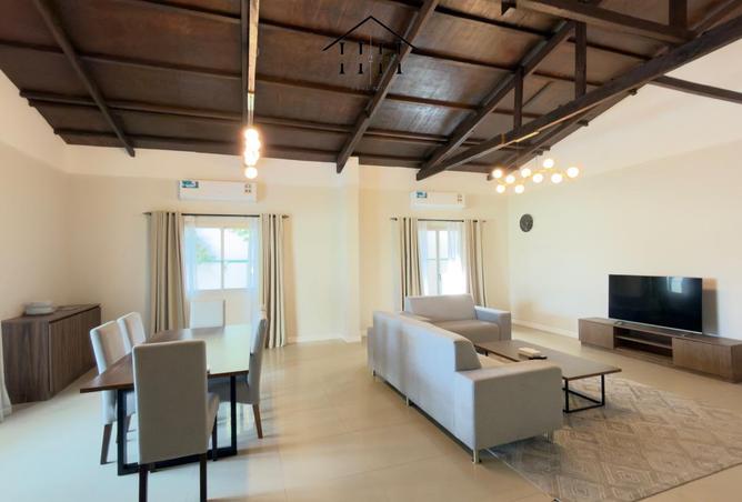 992595 - Property Image 2