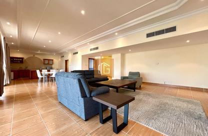 Apartment - 2 Bedrooms - 3 Bathrooms for rent in Janabiya - Northern Governorate