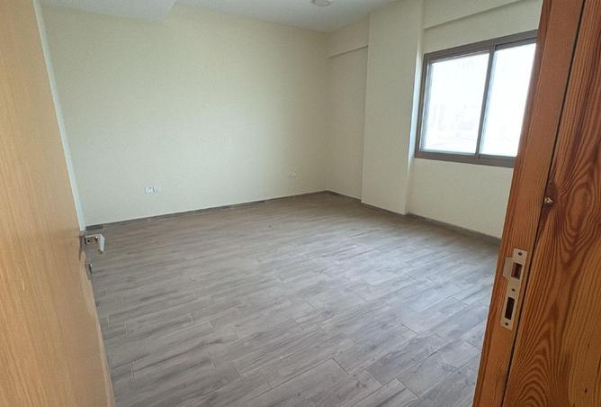 998110 - Property Image 3