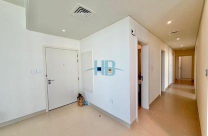 Apartment - 3 - 4 for rent in Marassi Al Bahrain - Diyar Al Muharraq - Muharraq Governorate