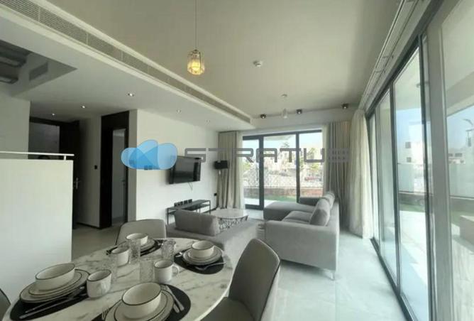 987866 - Property Image 2