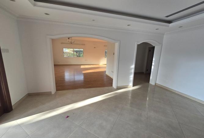 989343 - Property Image 3