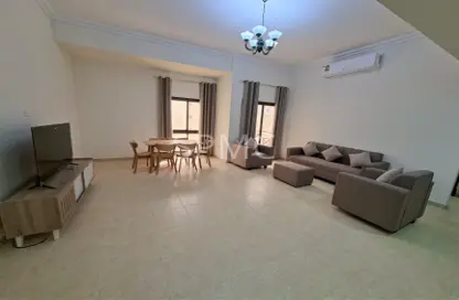 Apartment - 2 Bedrooms - 2 Bathrooms for rent in Al Burhama - Manama - Capital Governorate