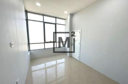 Office Space - Studio - 1 Bathroom for rent in Al Qadam - Northern Governorate