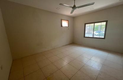 Apartment - 3 Bedrooms - 2 Bathrooms for rent in Sanad - Central Governorate