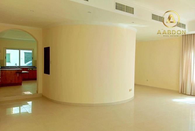 999054 - Property Image 2