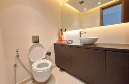 Apartment - 2 Bedrooms - 3 Bathrooms for rent in Reef Island - Capital Governorate