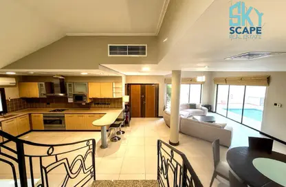 فيلا - 3 غرف نوم - 4 حمامات للايجار في شارع أمواج - أمواج - المحرق