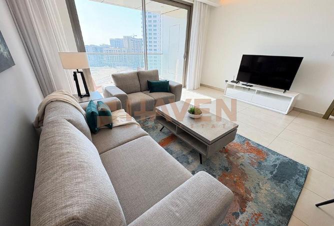 989912 - Property Image 2