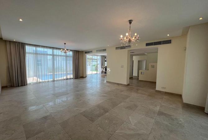 999852 - Property Image 2