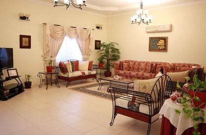 Villa - 4 Bedrooms - 5 Bathrooms for sale in Busaiteen - Muharraq Governorate