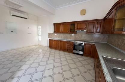 Villa - 4 Bedrooms - 6 Bathrooms for rent in Mahooz - Manama - Capital Governorate
