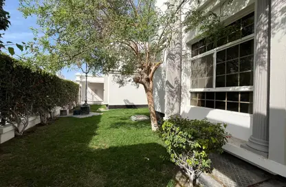 Villa - 4 Bedrooms - 6 Bathrooms for rent in Mahooz - Manama - Capital Governorate