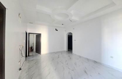 Apartment - 3 Bedrooms - 3 Bathrooms for rent in Busaiteen - Muharraq Governorate
