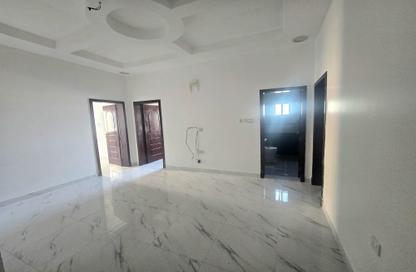 Apartment - 3 Bedrooms - 3 Bathrooms for rent in Busaiteen - Muharraq Governorate