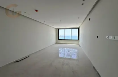 شقة - 4 غرف نوم - 5 حمامات للبيع في الحد - المحرق