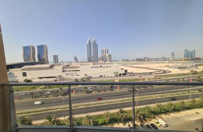 Apartment - 2 Bedrooms - 3 Bathrooms for rent in Sanabis - Manama - Capital Governorate