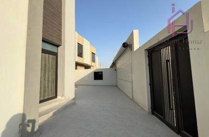 Villa - 3 Bedrooms - 5 Bathrooms for sale in Tubli - Central Governorate