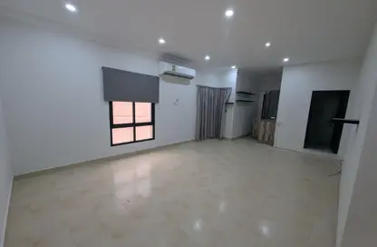 شقة - 1 حمام للايجار في الجنبية - المحافظة الشمالية