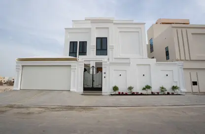 فيلا - 4 غرف نوم - 5 حمامات للبيع في عراد - المحرق