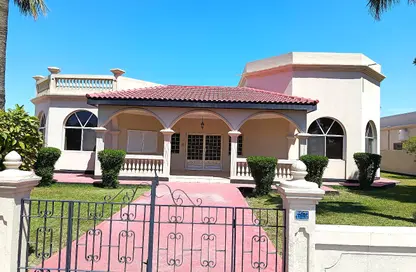 فيلا - 4 غرف نوم - 3 حمامات للايجار في الجنبية - المحافظة الشمالية