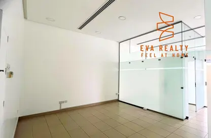 مكتب - 3 غرف نوم - 1 حمام للايجار في جنوسان - المحافظة الشمالية