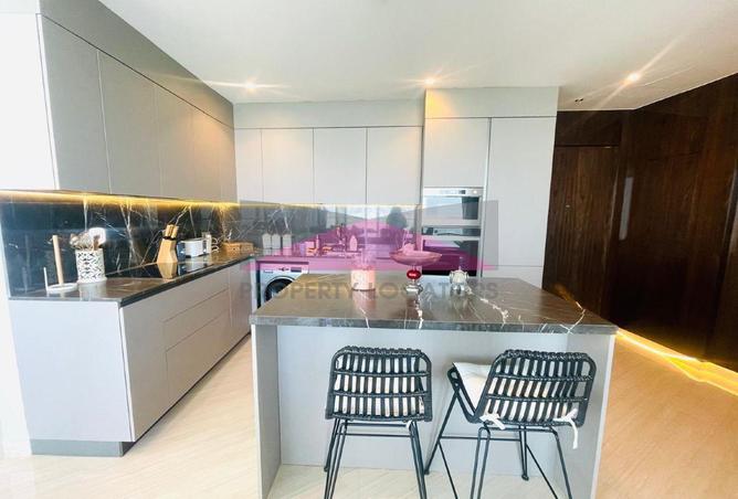 998025 - Property Image 3