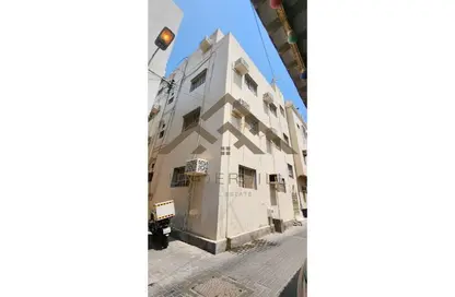 عمارة بالكامل - 8 غرف نوم - 8 حمامات للبيع في المحرق - المحرق