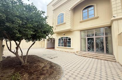 Apartment - 3 Bedrooms - 4 Bathrooms for rent in Al Juffair - Capital Governorate