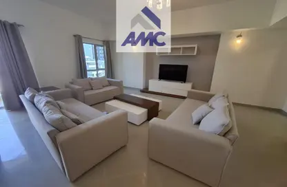 Apartment - 3 Bedrooms - 4 Bathrooms for rent in Al Juffair - Capital Governorate